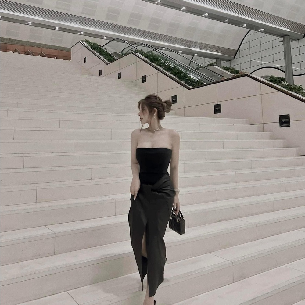 Elegant Black Strapless Dress